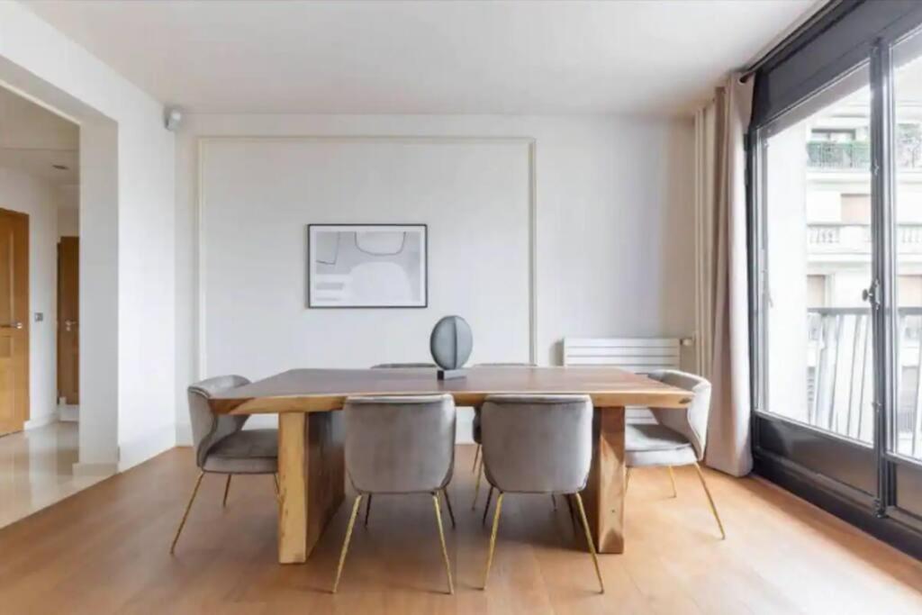 Avenue Montaigne Luxury Apartment 2Br 4P Párizs Kültér fotó