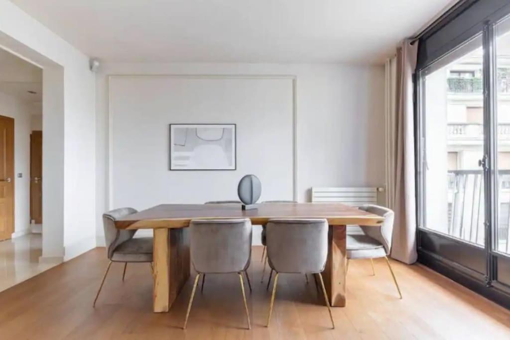 Avenue Montaigne Luxury Apartment 2Br 4P Párizs Kültér fotó